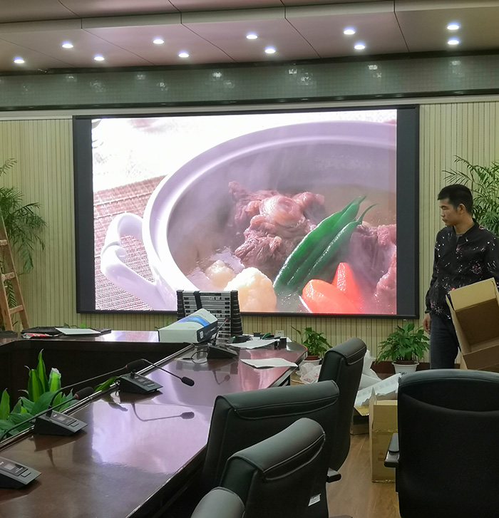 十堰华中师范大学行政楼会议室P1.875全彩屏